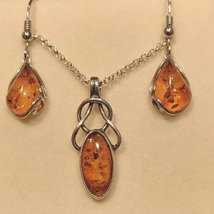 Amber necklace with matching earrings Peora